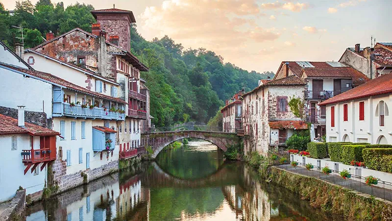 Voie-du-Puy-entre-Puy-en-Velay-Saint-Jean-Pied-de-Port Voie-du-Puy-entre-Puy-en-Velay-Saint-Jean-Pied-de-Port
